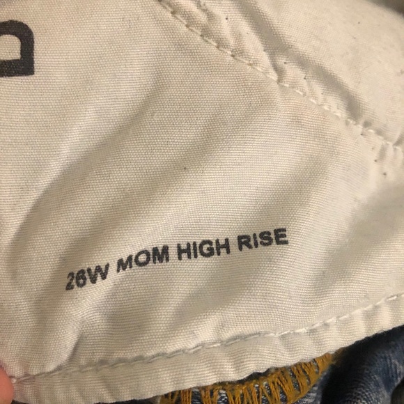 BDG High-Waisted Mom Jean - Destroyed Light Wash - Picture 5 of 6